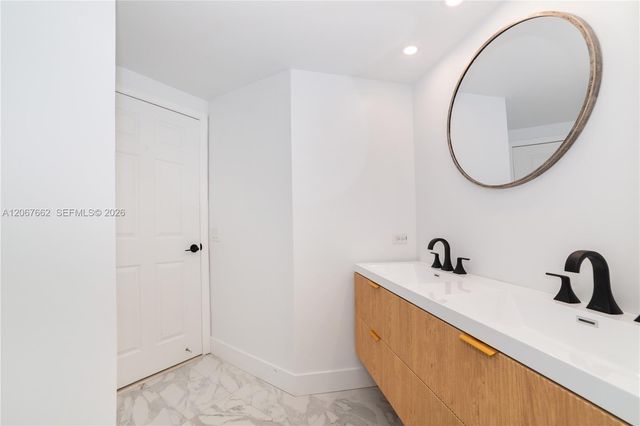 17125 N Bay Road 3410, Sunny Isles Beach, FL 33160