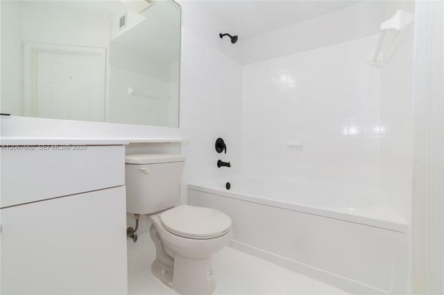 17125 N Bay Road 3410, Sunny Isles Beach, FL 33160