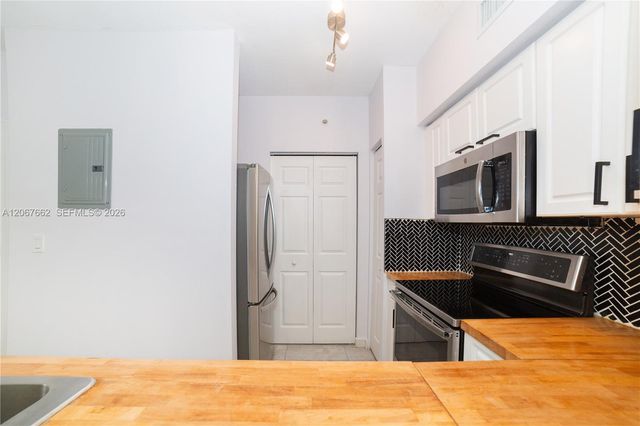 17125 N Bay Road 3410, Sunny Isles Beach, FL 33160