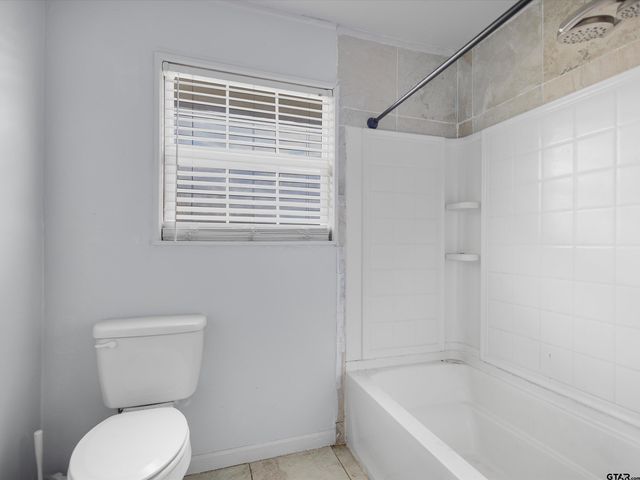 7693 S County Road 374, Henderson, TX 75654