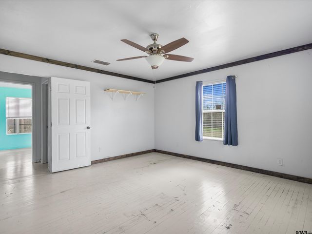 7693 S County Road 374, Henderson, TX 75654