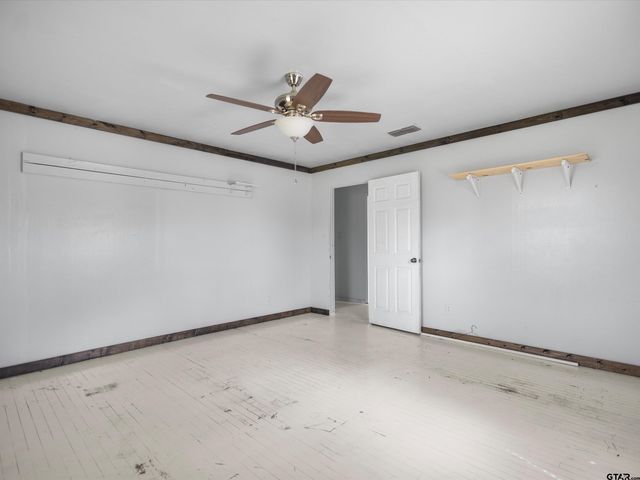 7693 S County Road 374, Henderson, TX 75654