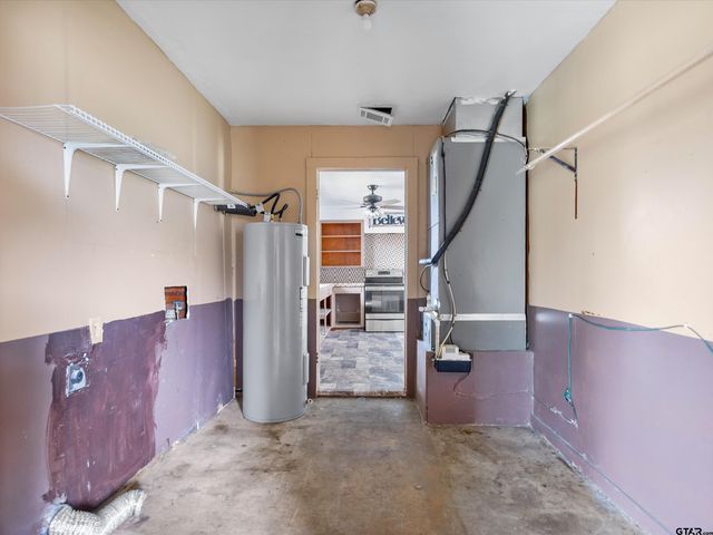 7693 S County Road 374, Henderson, TX 75654