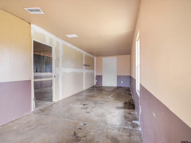 7693 S County Road 374, Henderson, TX 75654