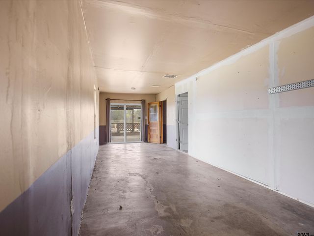 7693 S County Road 374, Henderson, TX 75654