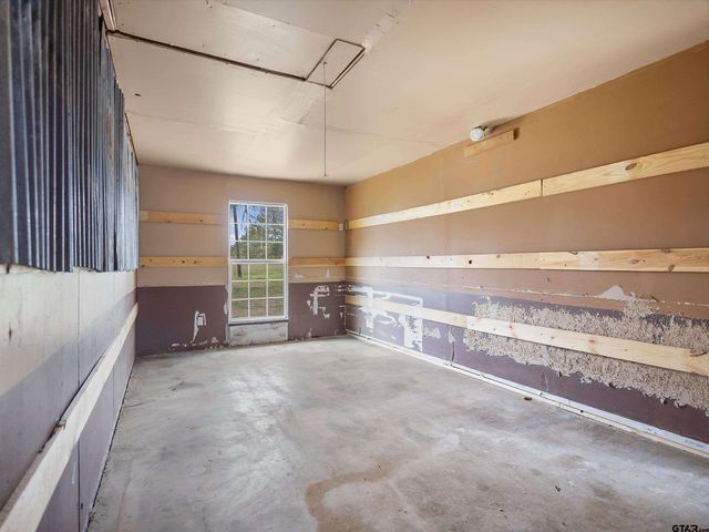 7693 S County Road 374, Henderson, TX 75654