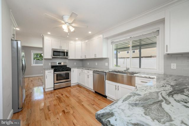 19 BUCKNELL DR, Cherry Hill, NJ 08034