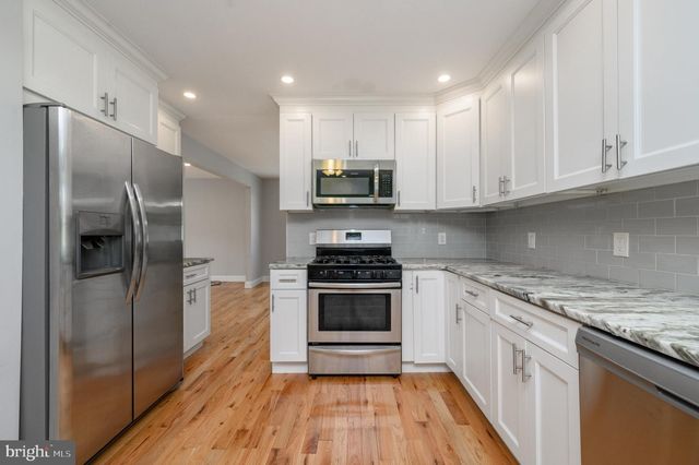 19 BUCKNELL DR, Cherry Hill, NJ 08034