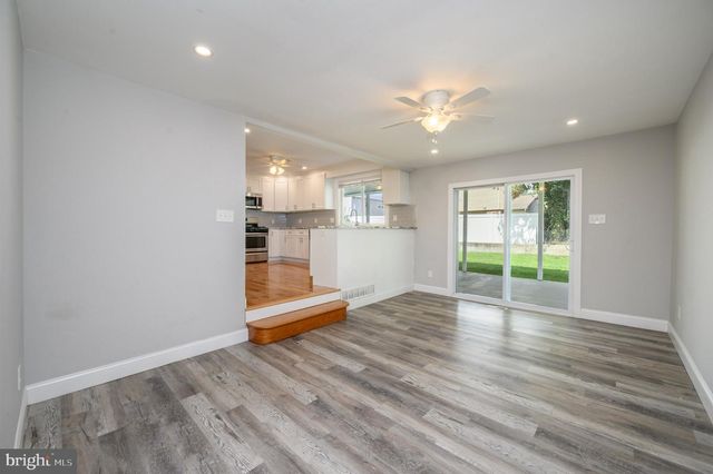 19 BUCKNELL DR, Cherry Hill, NJ 08034