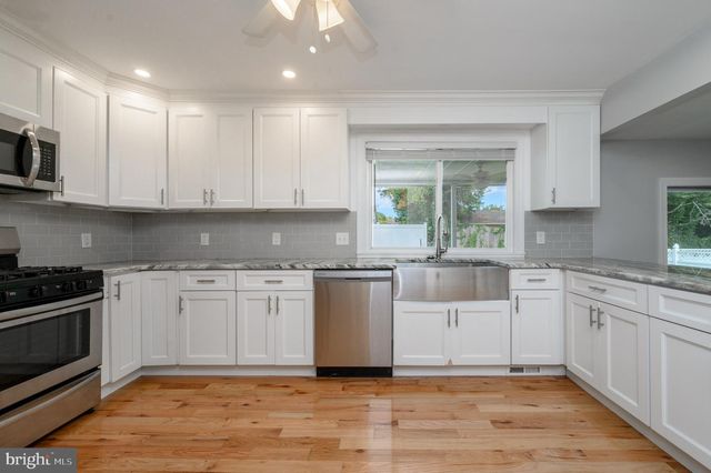 19 BUCKNELL DR, Cherry Hill, NJ 08034