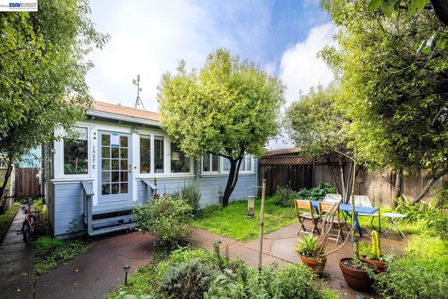 1527 8th St, Alameda, CA 94501