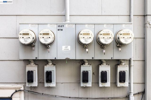 1527 8th St, Alameda, CA 94501