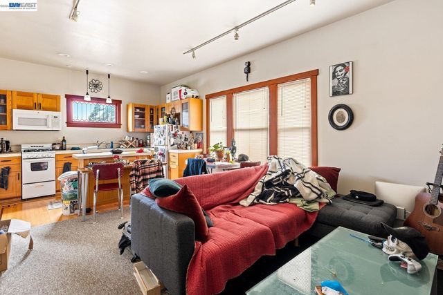 1527 8th St, Alameda, CA 94501