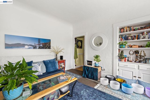 1527 8th St, Alameda, CA 94501