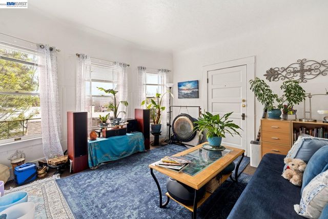 1527 8th St, Alameda, CA 94501