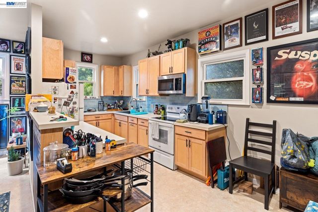 1527 8th St, Alameda, CA 94501