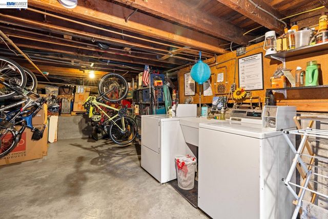 1527 8th St, Alameda, CA 94501