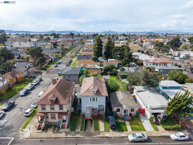 1527 8th St, Alameda, CA 94501