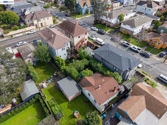 1527 8th St, Alameda, CA 94501