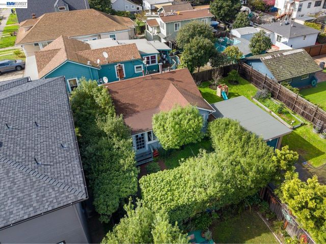 1527 8th St, Alameda, CA 94501