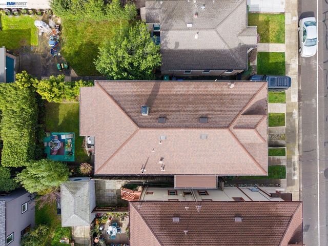 1527 8th St, Alameda, CA 94501