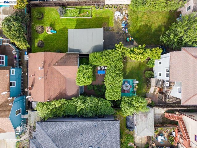 1527 8th St, Alameda, CA 94501