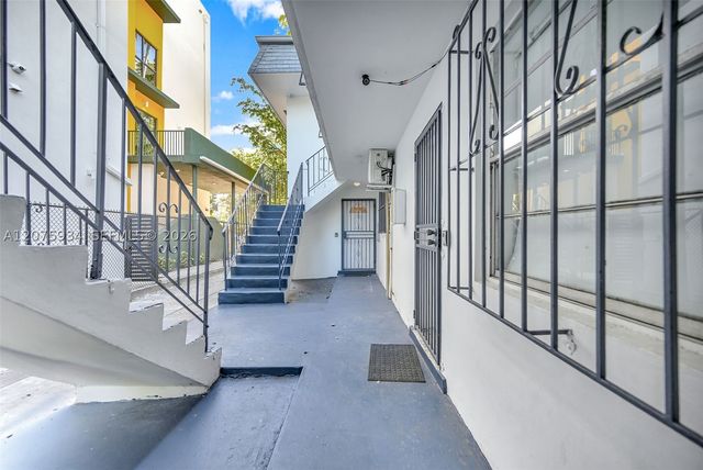 641 NW 2nd St, Miami, FL 33128
