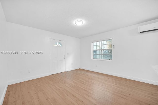 641 NW 2nd St, Miami, FL 33128