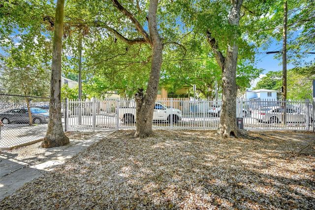 641 NW 2nd St, Miami, FL 33128