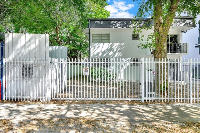641 NW 2nd St, Miami, FL 33128