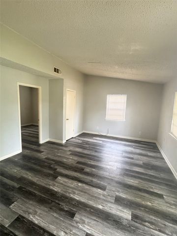 1218 Gate Lane Drive, Mesquite, TX 75149