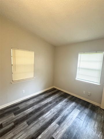 1218 Gate Lane Drive, Mesquite, TX 75149