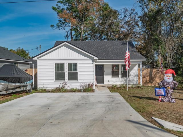 137 Ted Lott Lane, Crawfordville, FL 32327
