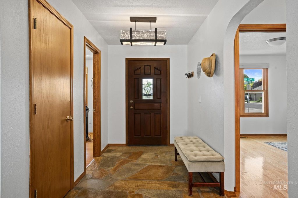 3725 N Sea Cove Way, Meridian, ID 83646 photo 3