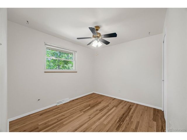 933 S Jamaica St, Aurora, CO 80012