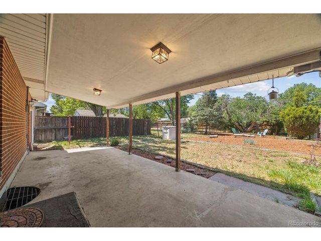 933 S Jamaica St, Aurora, CO 80012