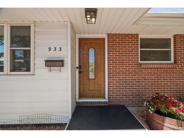 933 S Jamaica St, Aurora, CO 80012