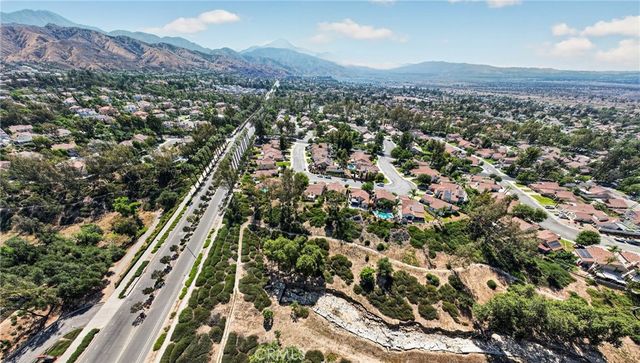 28958 Shadow Creek, Highland, CA 92346