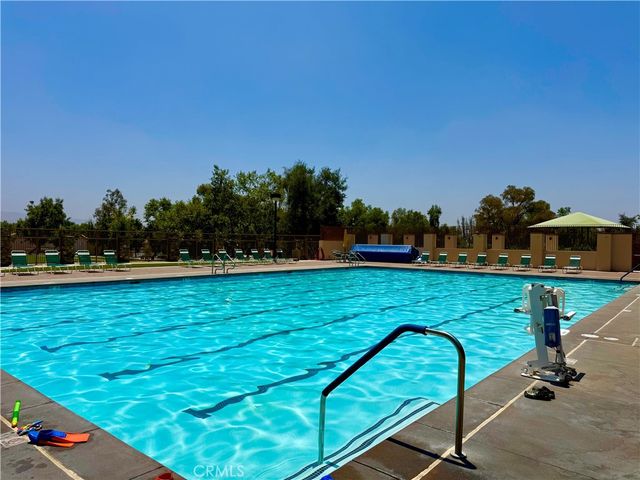 28958 Shadow Creek, Highland, CA 92346