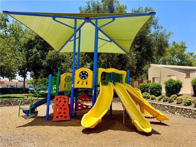 28958 Shadow Creek, Highland, CA 92346