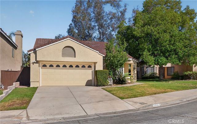 28958 Shadow Creek, Highland, CA 92346