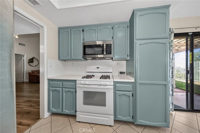 28958 Shadow Creek, Highland, CA 92346