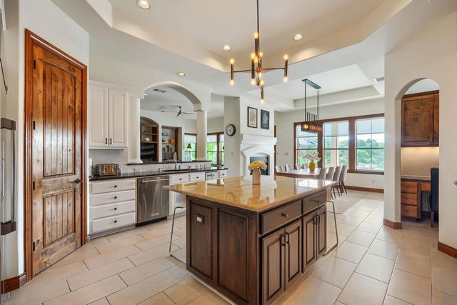 701 Hurst Creek RD, Lakeway, TX 78734