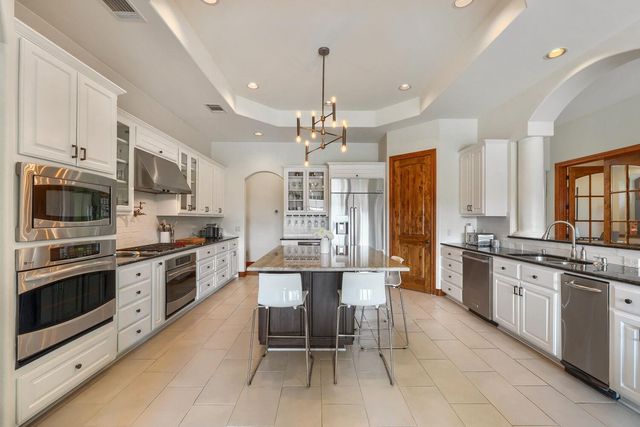 701 Hurst Creek RD, Lakeway, TX 78734