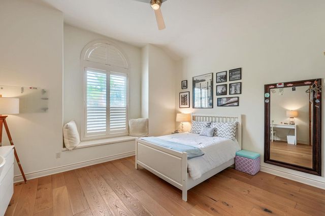 701 Hurst Creek RD, Lakeway, TX 78734