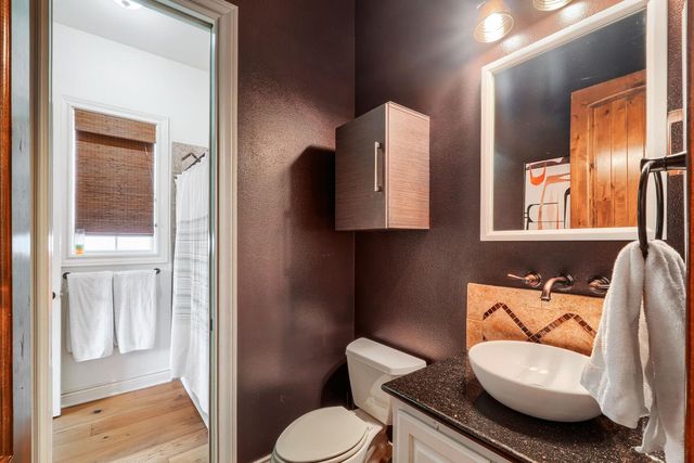 701 Hurst Creek RD, Lakeway, TX 78734