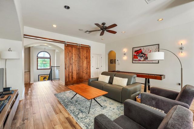 701 Hurst Creek RD, Lakeway, TX 78734