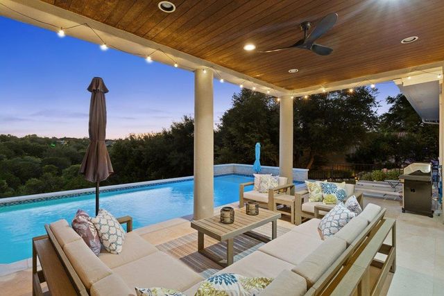 701 Hurst Creek RD, Lakeway, TX 78734