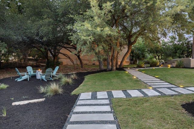 701 Hurst Creek RD, Lakeway, TX 78734