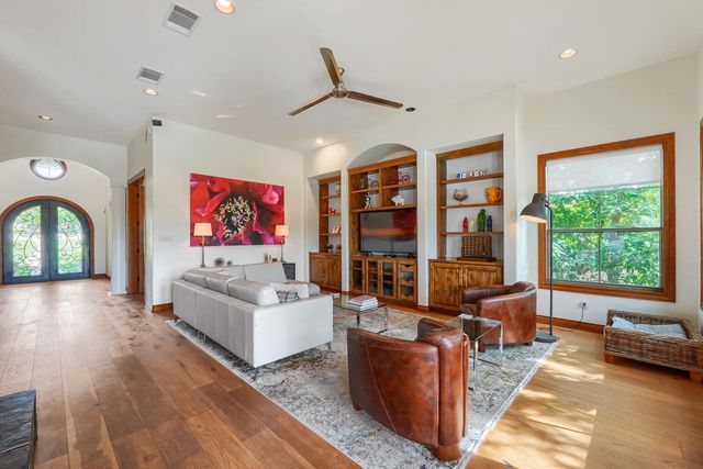 701 Hurst Creek RD, Lakeway, TX 78734